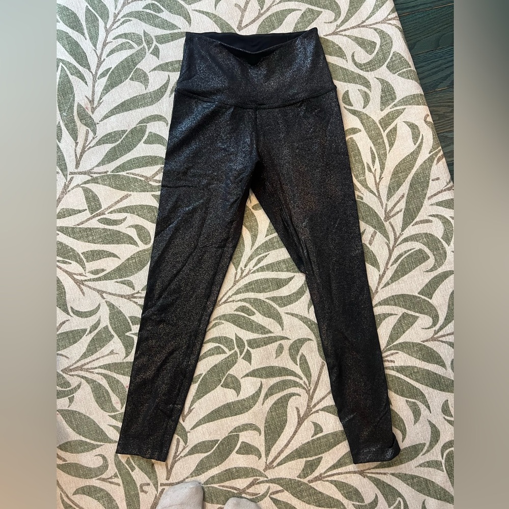 Beyond Yoga SMALL black muted sparkle leggings!